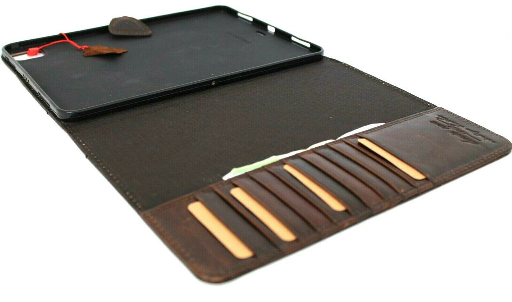 Brown genuine vintage leather iPad Pro 11 (2021) case by DAVISCASE with flip cover and credit card slots, slim style.