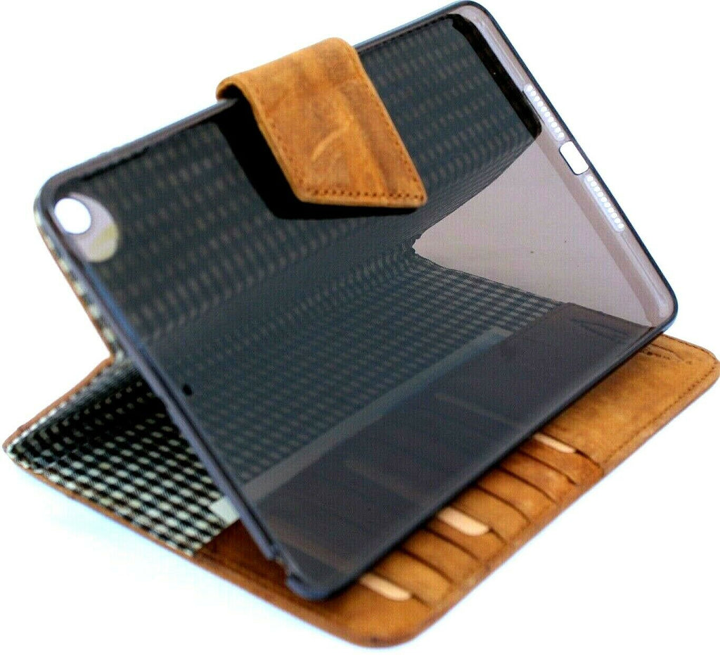 Vintage-style DAVISCASE genuine leather cover for Apple iPad Mini 6 with card slots and rubber accents, handcrafted and luxurious.