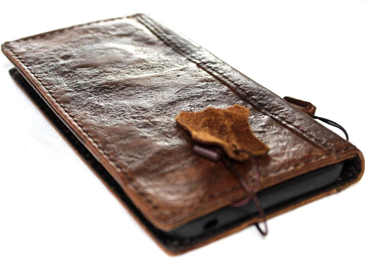 Handmade genuine leather phone case for Samsung Galaxy S and Note series by DAVISCASE, vintage style wallet cover with art and credit slots.