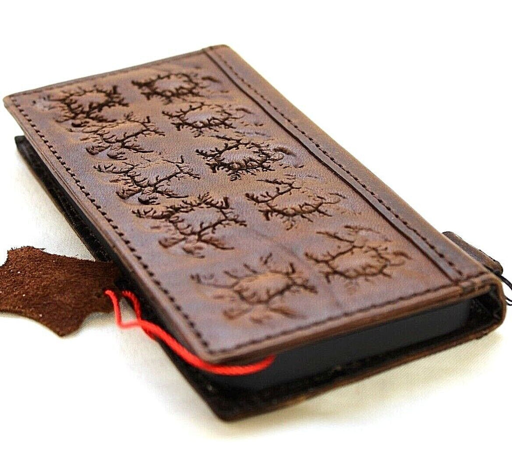 Handmade leather phone case for iPhone models with vintage style, card slots, and full grain cracked leather by DAVISCASE.