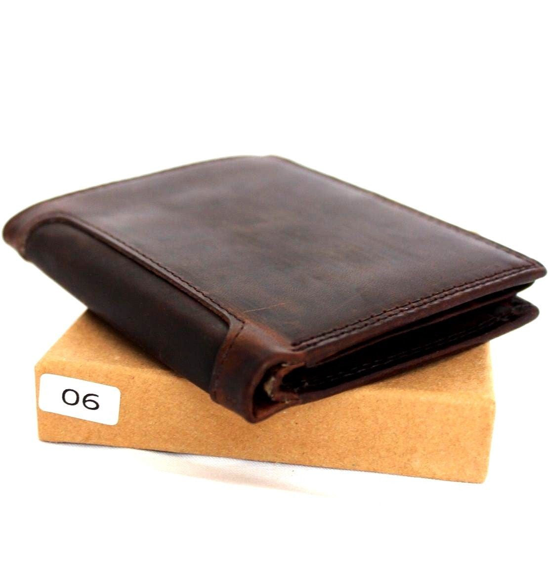 Men's vintage brown leather wallet by DAVISCASE with coin pocket, natural Italian skin, retro style, and luxurious finish.