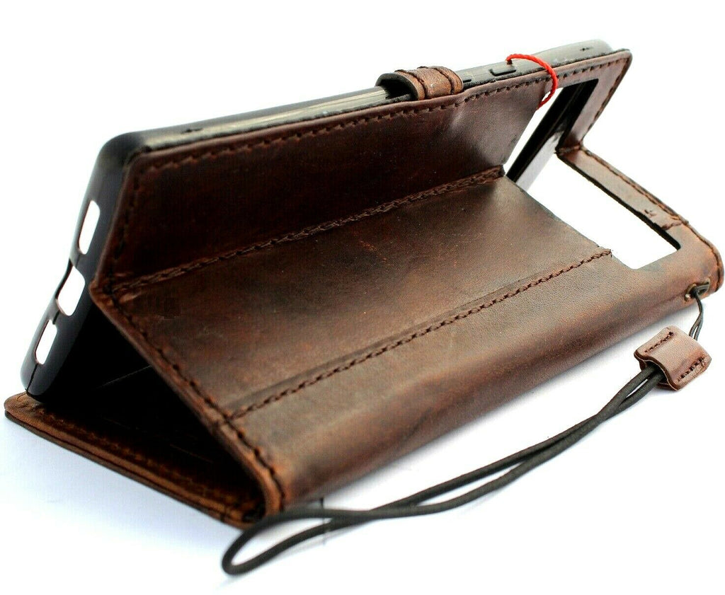 Google Pixel 7 Pro leather case by DAVISCASE with magnetic closure, book wallet design, retro style, stand feature, and wireless charging.