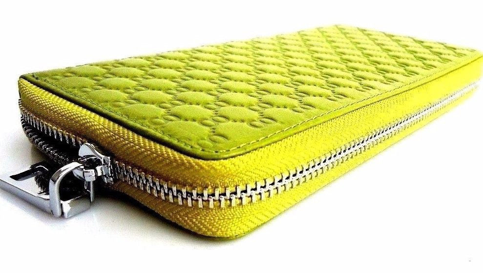 Green genuine leather women's purse and clutch with coin compartment, tote style from DAVISCASE with a sleek, natural finish.