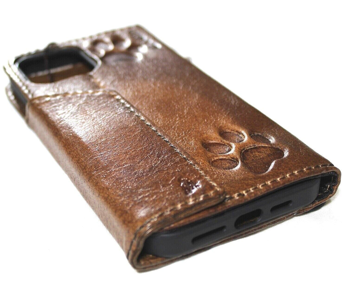 DavisCase genuine leather wallet case for Google Pixel 7 Pro, featuring bear paw dog stamping and wireless charging compatibility.