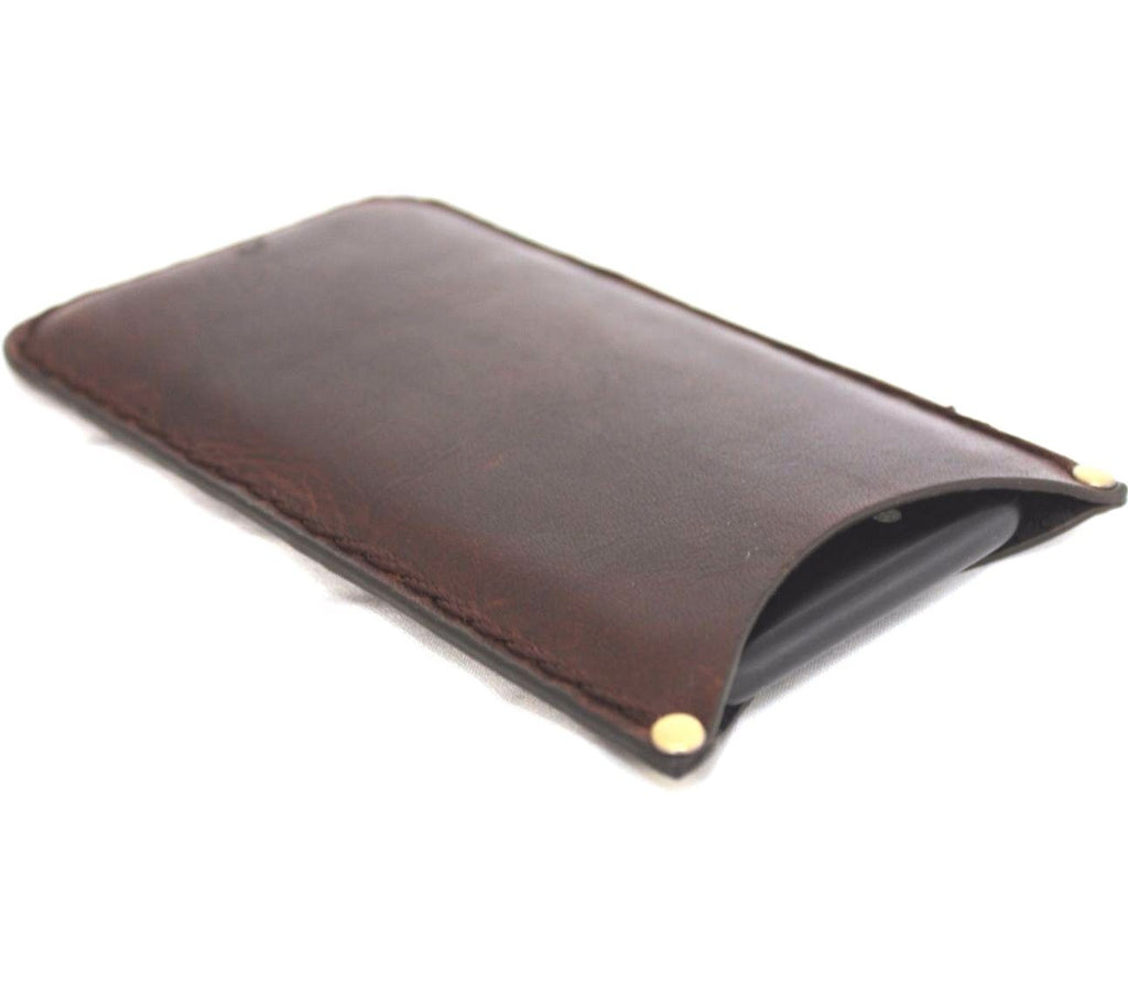 Genuine full leather iPhone 8 case with wallet design, slim fit, supports wireless charging, by Davis Classic Thin Art.