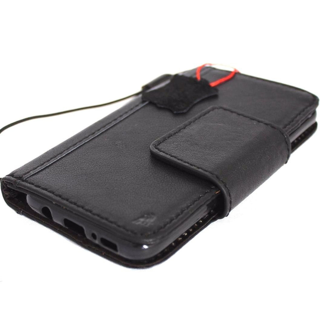 Handmade genuine Italian leather wallet case for Samsung Galaxy S8, featuring magnetic closure and a classic book-style design.