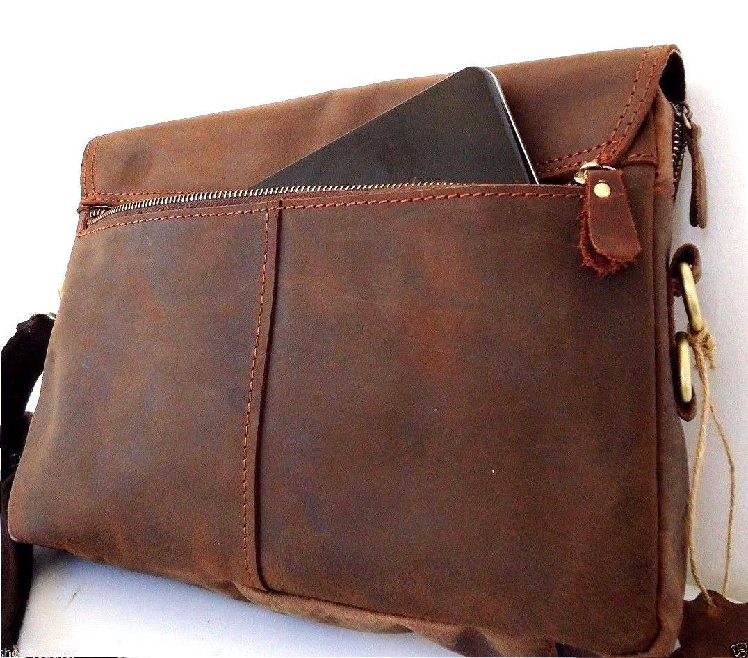 Men's vintage brown leather crossbody bag by DAVISCASE, soft genuine leather with classic style and adjustable strap.