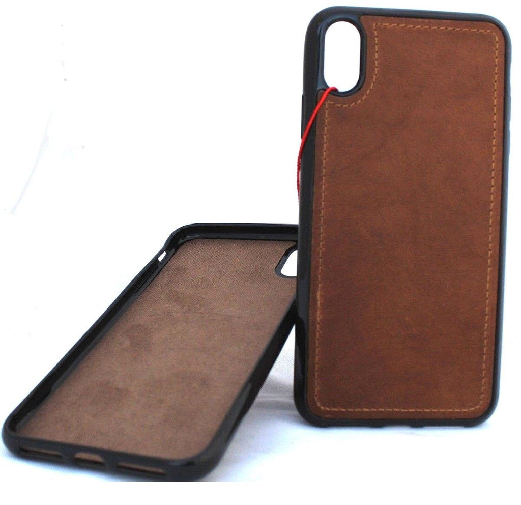 Handmade genuine leather iPhone XS Max case by DAVISCASE, featuring a slim vintage design with magnetic closure.