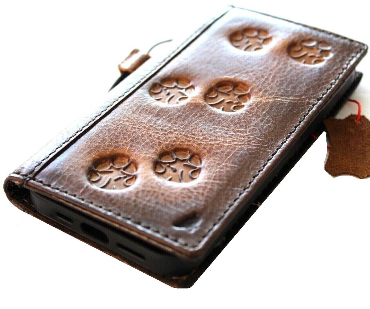 Handmade leather phone case for Galaxy S22, S21, Note 10, A71, A51, A12 by DAVISCASE with vintage paw elephant design and credit card slots.