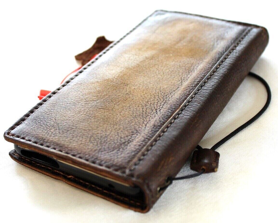 Genuine leather phone case for Samsung Galaxy S22 S21 S20 S23 Ultra and Note series, DAVISCASE vintage style wallet cover with art detailing.