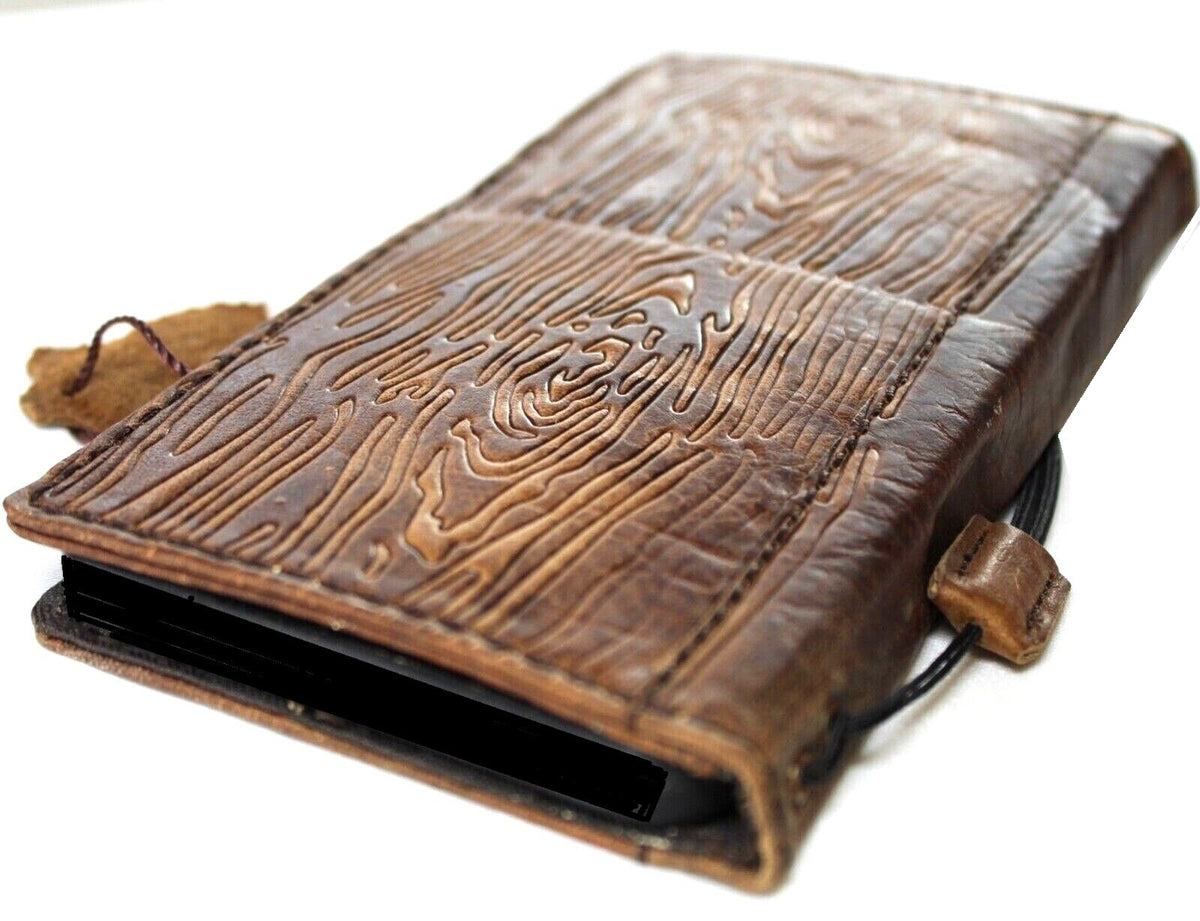 Handmade leather phone case by DAVISCASE for iPhone 11-15 Pro Max, vintage style with credit card slots and wood craft accents.
