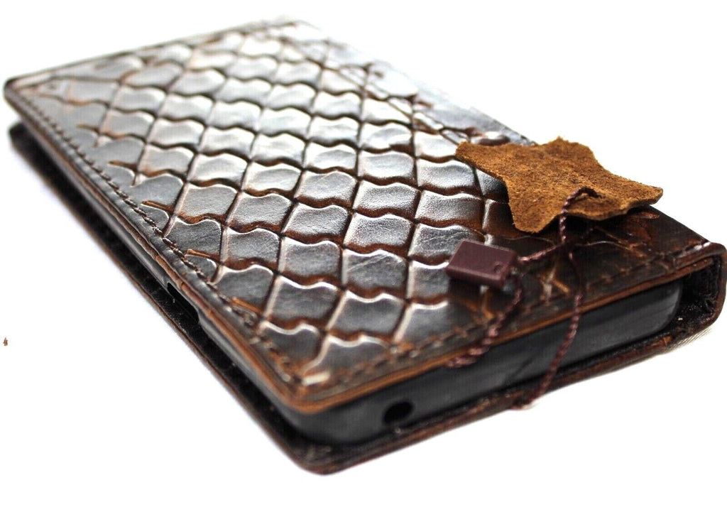Genuine leather Google Pixel 7 Pro case by DAVISCASE with retro rustic design, stand feature, and wireless charging compatibility.
