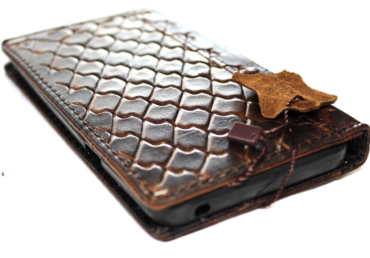 Genuine leather Google Pixel 7 Pro case by DAVISCASE with retro rustic design, stand feature, and wireless charging compatibility.