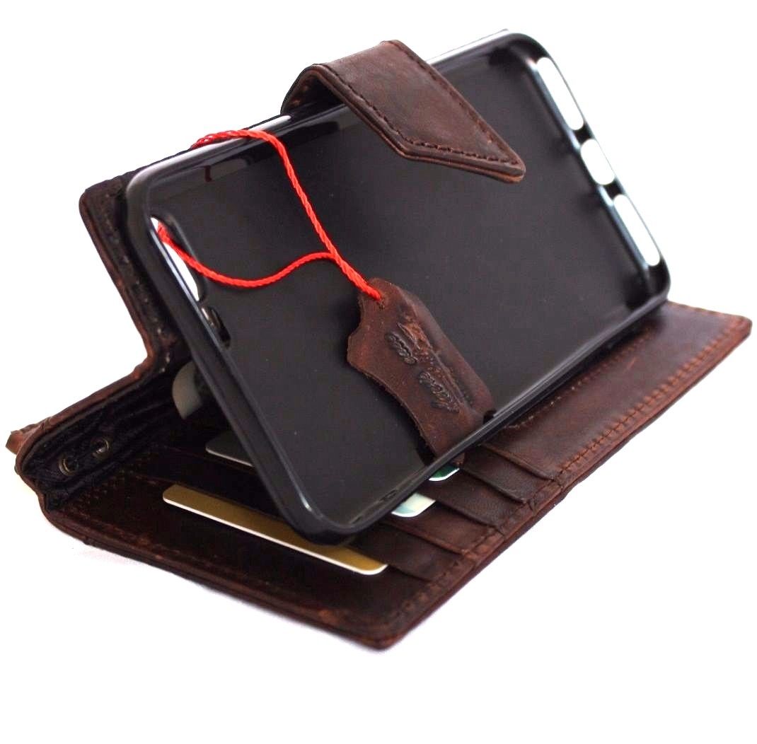 Vintage brown leather wallet case for iPhone 8 Plus by DAVISCASE with card slots and magnetic closure.