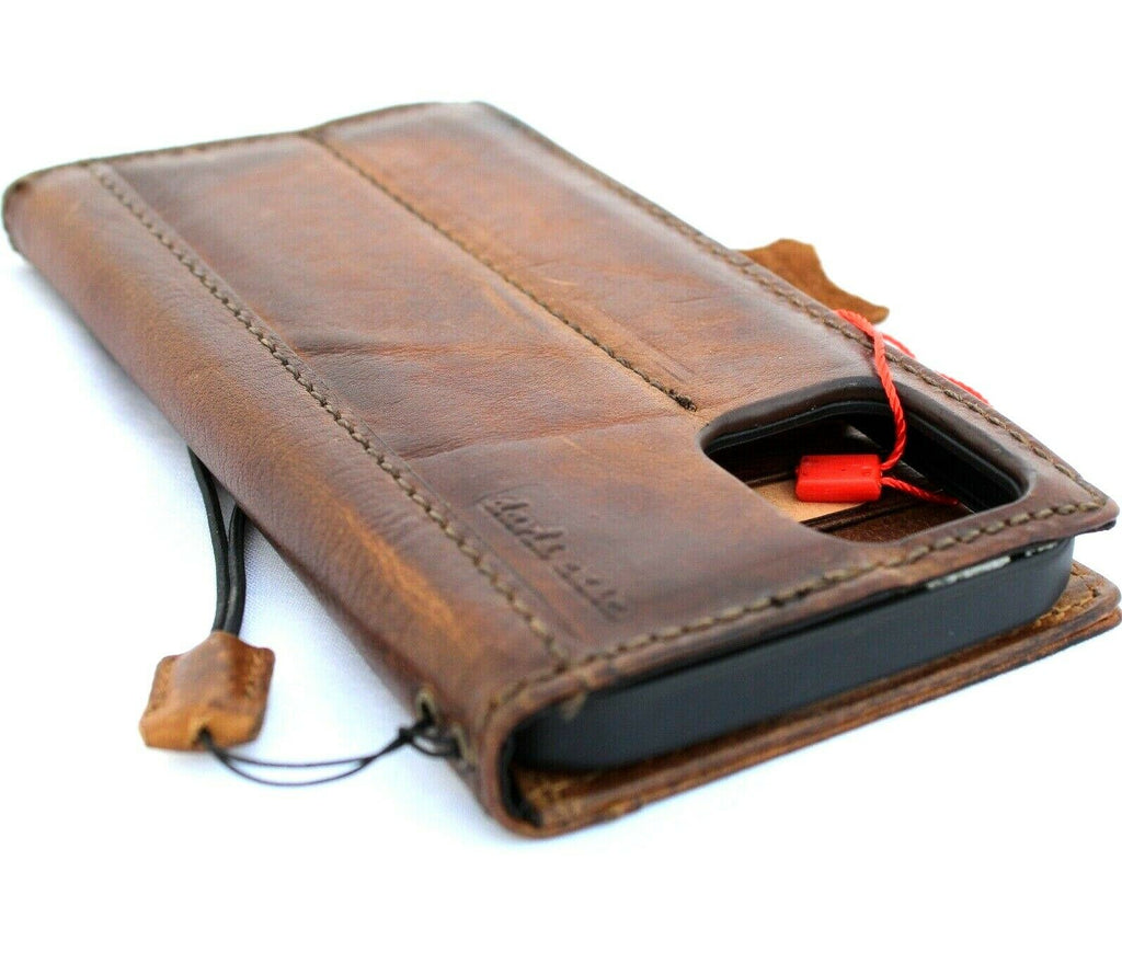 Genuine leather phone case for iPhone 14-17 Pro Max and Galaxy S26 Ultra, handmade by DAVISCASE with vintage full grain leather.