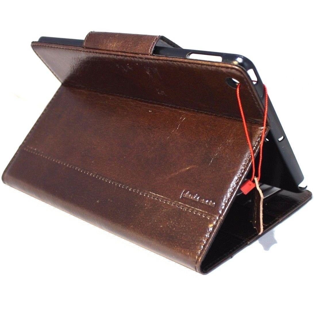 Brown genuine leather iPad 9.7 case by DAVISCASE with card slots, magnetic closure, slim design, compatible with 2017 and 2018 models