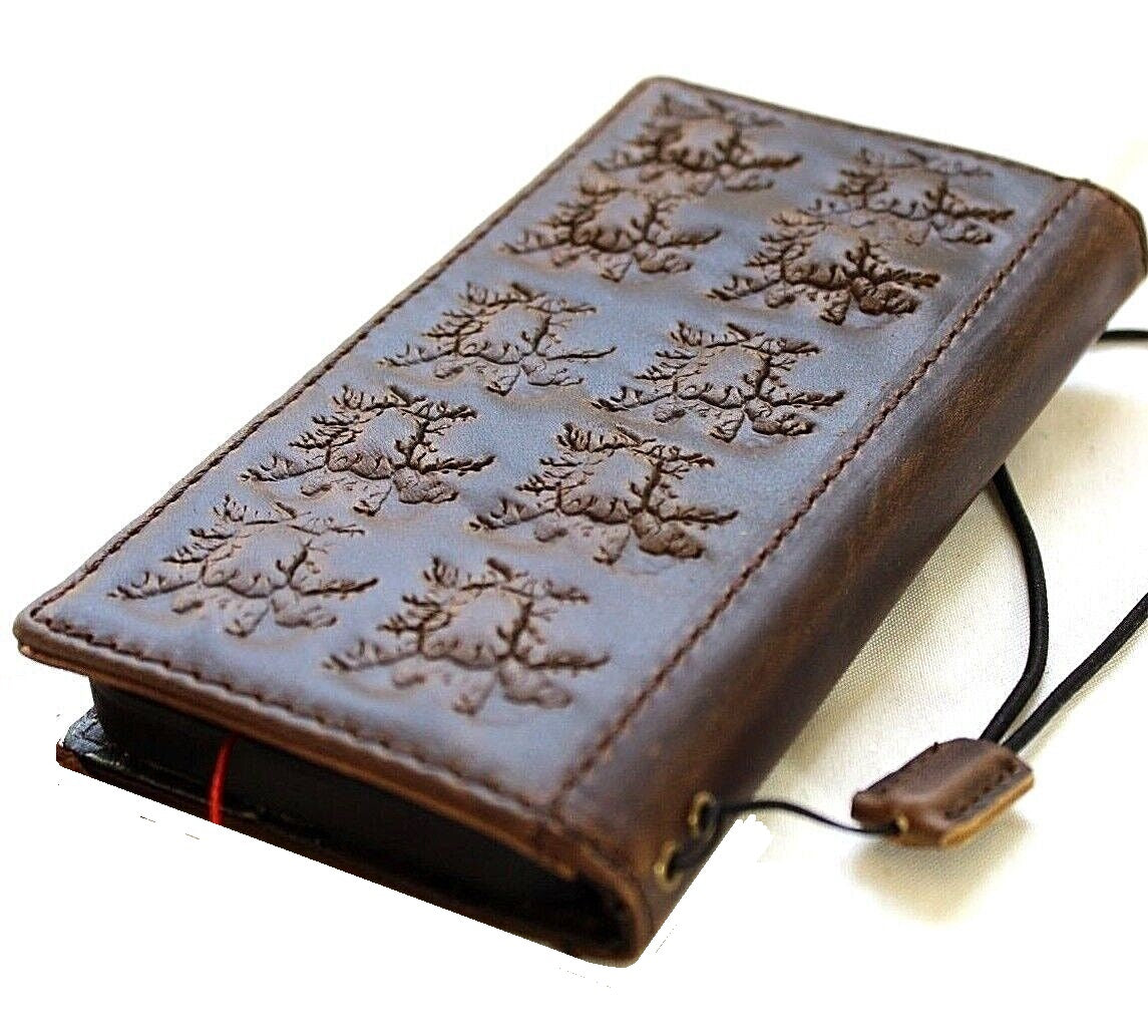 Handcrafted genuine leather phone case for iPhone models, vintage style with card slots and full grain cracked leather by DAVISCASE.