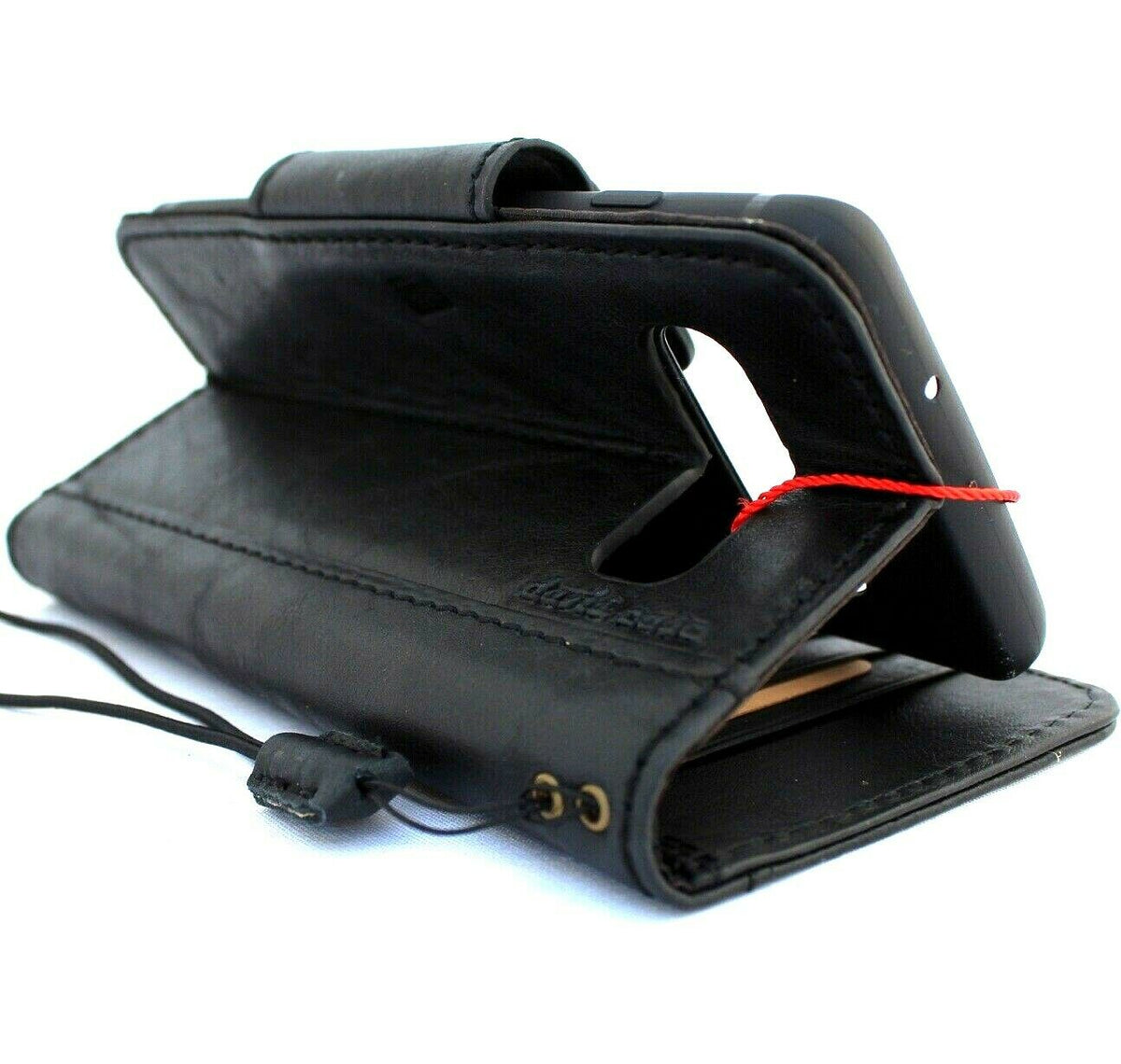 Black DAVISCASE genuine leather wallet case for Samsung Galaxy S10 with card slots, wireless charging holder, and magnetic closure.