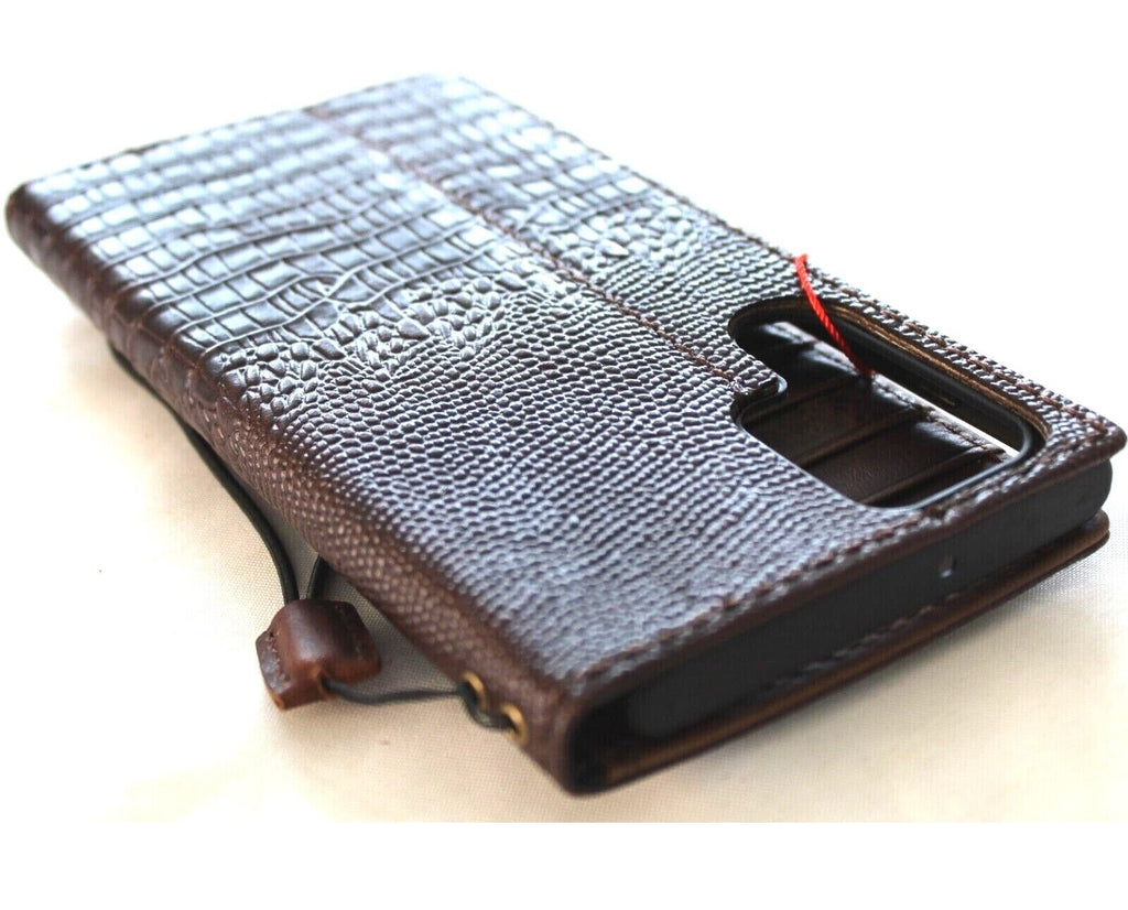 Genuine leather vintage crocodile style phone case for Galaxy S series and Note FE, with wallet and credit card slots by DAVISCASE.