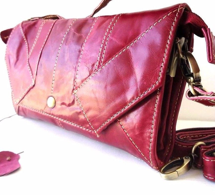 Genuine pink leather women's tote purse and clutch bag by DAVISCASE, featuring wallet and coin compartments.