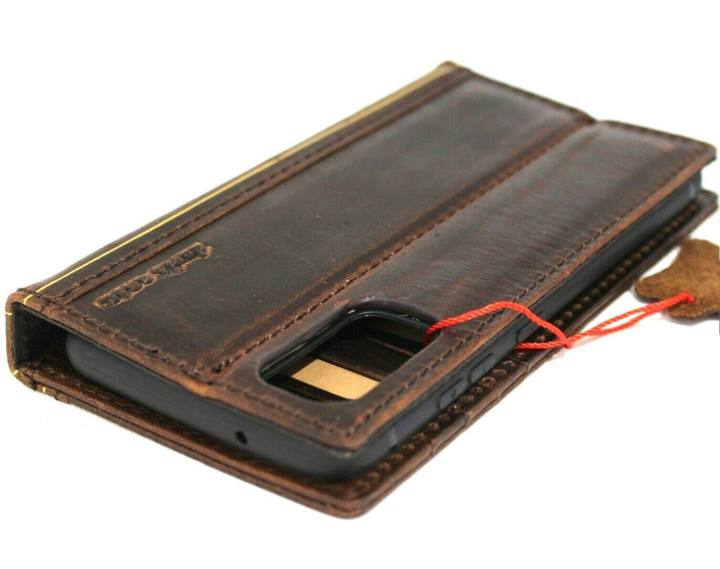Genuine leather Bible book wallet case for Samsung Galaxy S20 by DAVISCASE with card slots and wireless charging holder.