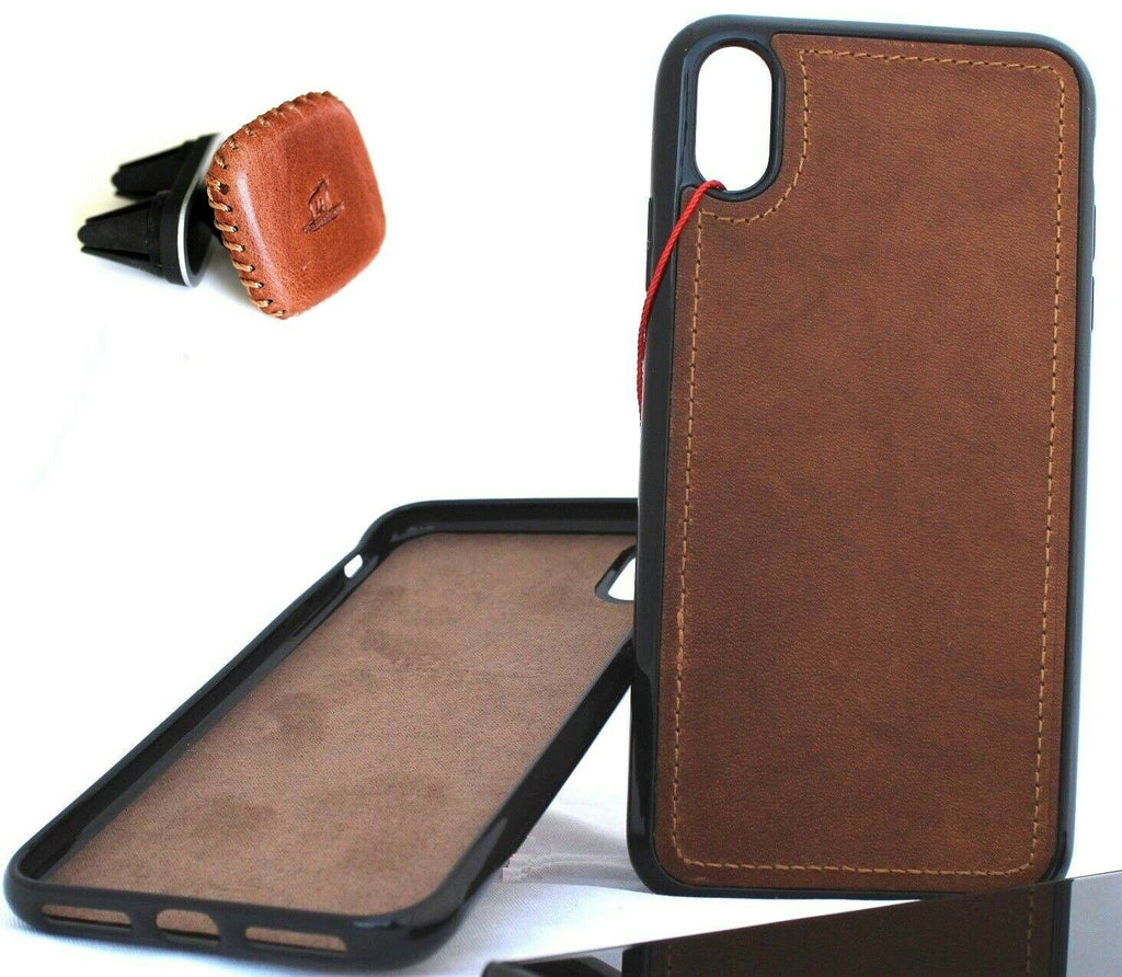 Handmade genuine leather case for iPhone XS by DAVISCASE, slim design with magnetic car holder and precise cutouts.