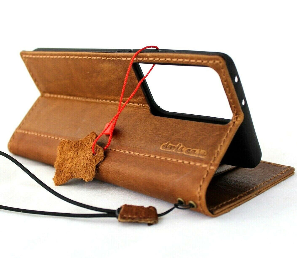 Leather case for Samsung Galaxy S21 Ultra by DAVISCASE featuring card slots, wallet design, wireless charging holder, and luxury rubber finish.