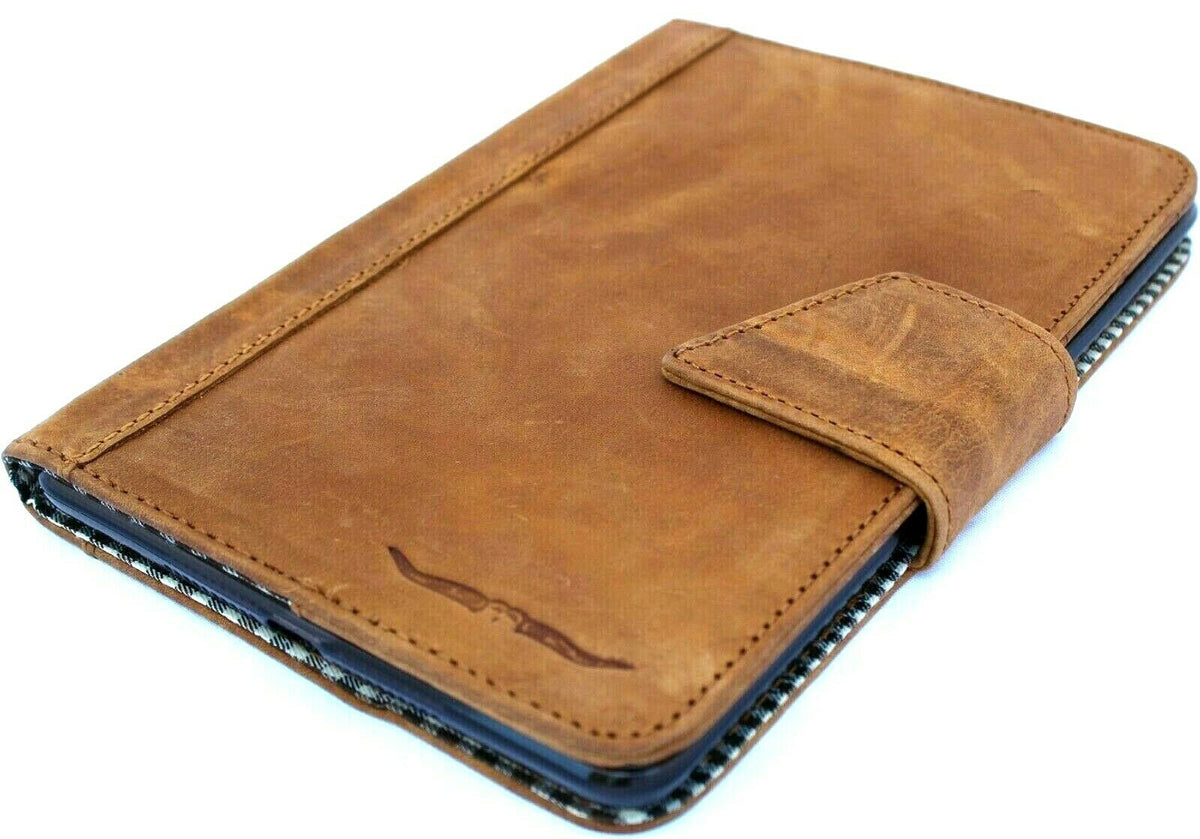 Vintage-style Daviscase genuine leather cover for Apple iPad Mini 6 with card slots and rubber accents, handcrafted in a luxury design.