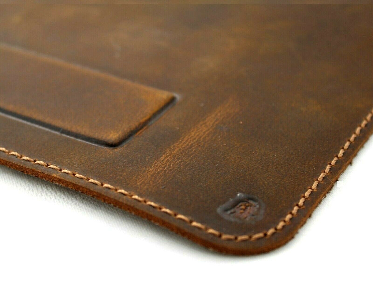 Handmade soft leather iPad case from DavisCase with vintage retro style, featuring a smooth, handcrafted leather exterior.