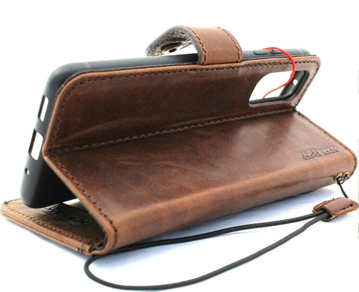 Handmade genuine Italian leather case for Samsung Galaxy S20 by DavisCase, with wallet-style design and rubber holder for wireless charging.