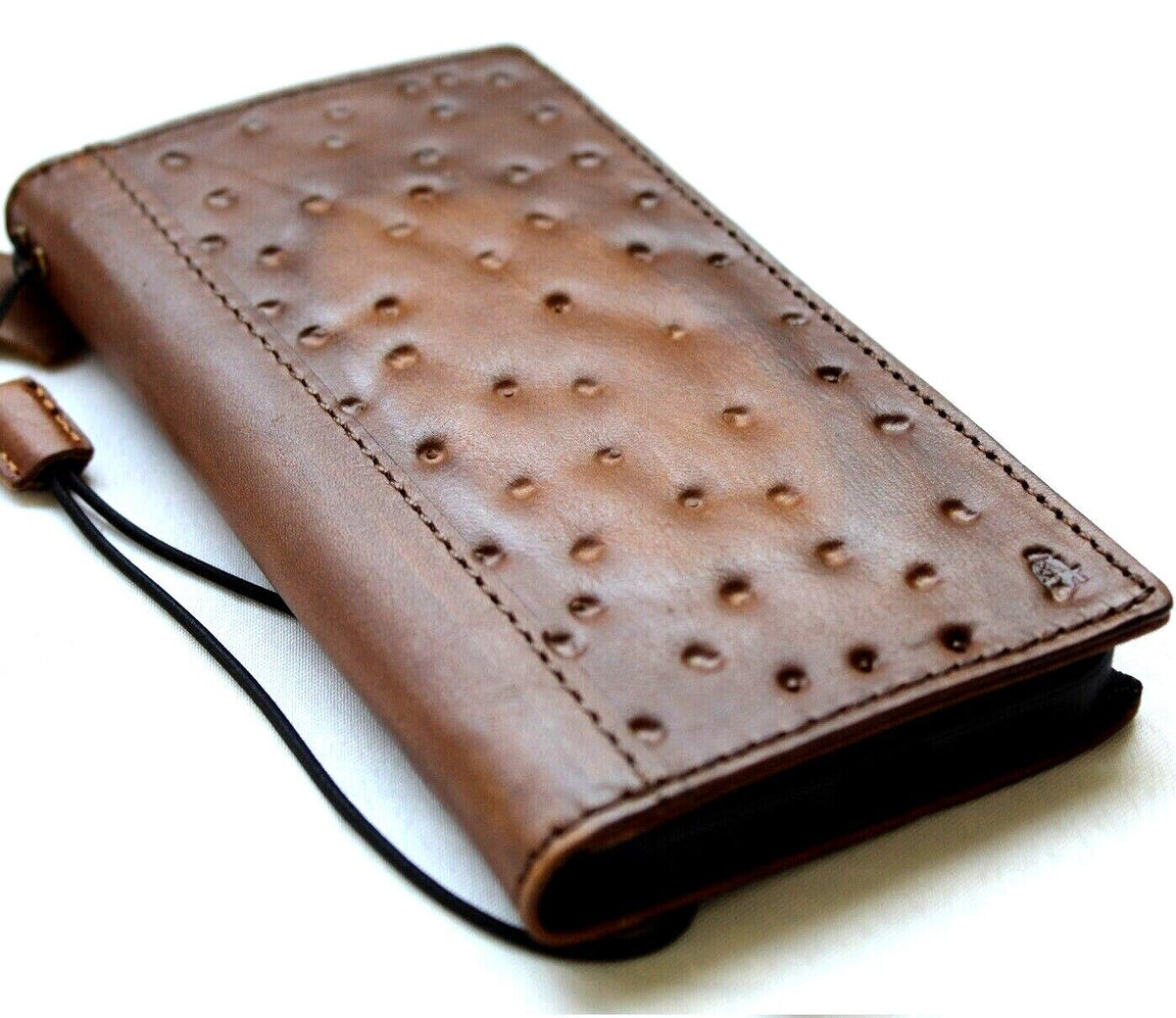 Handmade leather phone case for iPhone and Samsung models with vintage style, credit card slots, and full grain leather from DAVISCASE.