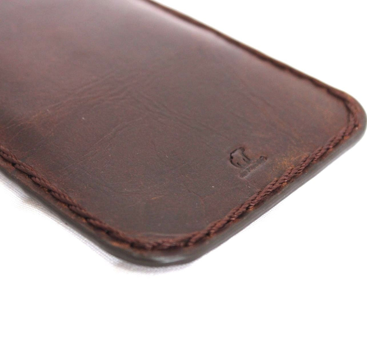 Genuine full leather iPhone 8 case with wallet design, slim fit, card slots, compatible with wireless charging, Davis Classic Thin Art