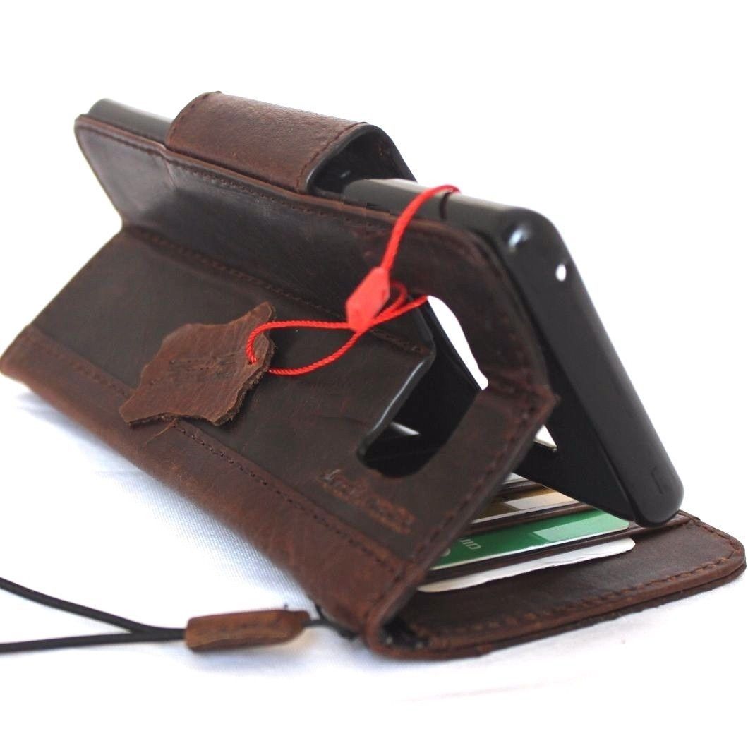 Brown vintage leather Samsung Galaxy Note 8 case with book wallet design, magnet closure, card slots, slim fit, handcrafted by DAVISCASE.
