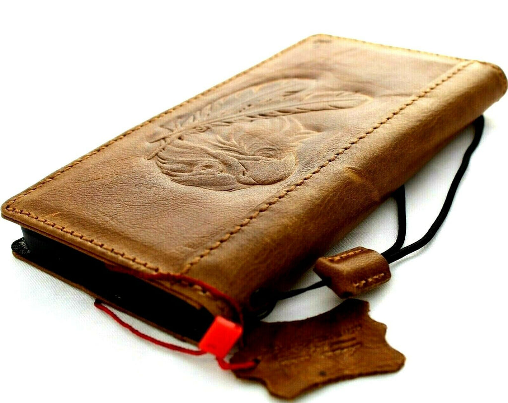 DAVISCASE genuine leather phone case for Apple iPhone 11-15 and Galaxy S22 Ultra, with vintage style mini eagle embossing and wallet features.