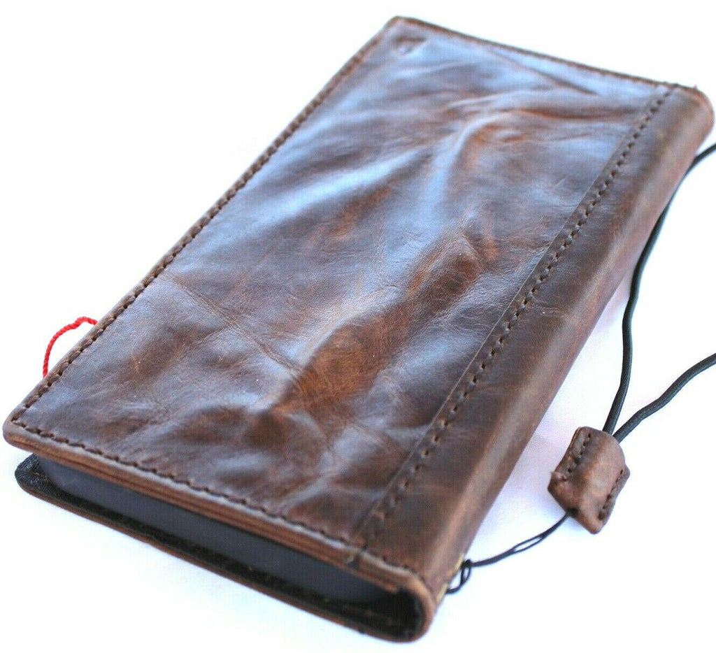 Handmade DAVISCASE leather phone case for iPhone and Galaxy models, vintage full grain leather with wallet and credit card slots.