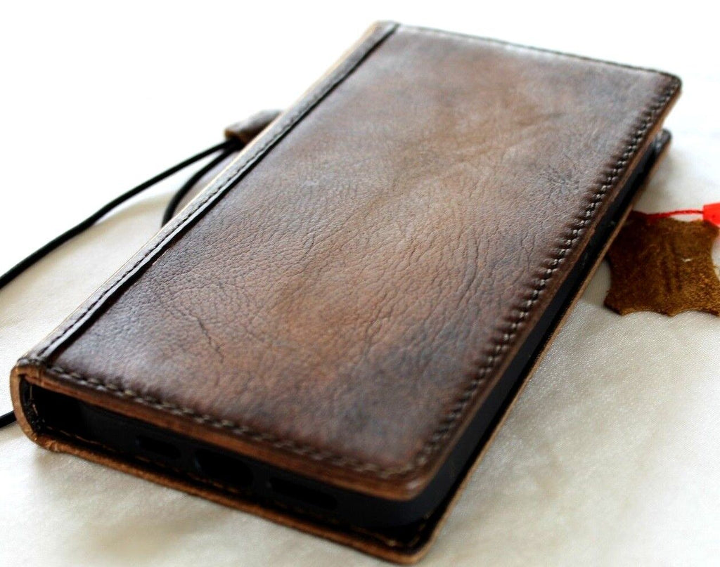 Handmade genuine leather phone case by DAVISCASE for Samsung Galaxy S22, S21, S20, Note 20, A51, A71 with vintage art wallet design.
