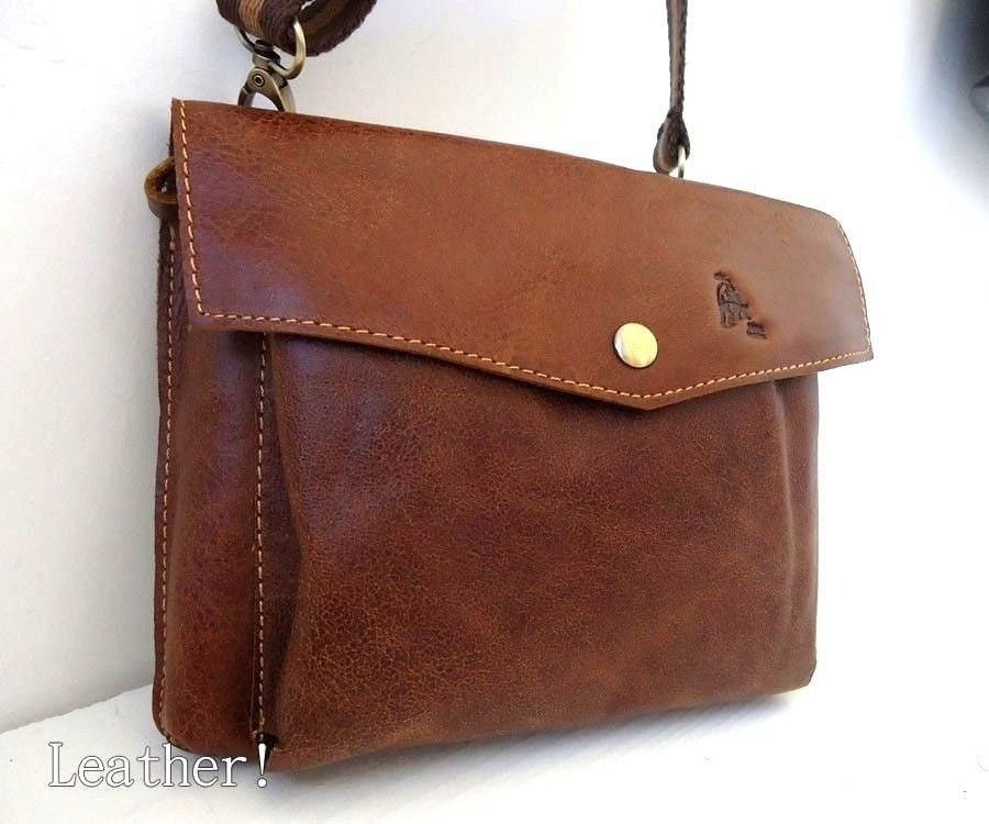 Genuine leather shoulder wallet bag by DAVISCASE, unisex design with pocket waist pouch for men and women, suitable for carrying essentials.