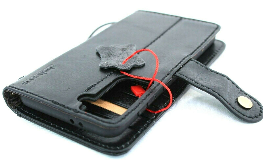 Handmade genuine Italian leather Samsung Galaxy S21 wallet case with rubber holder, wireless charging compatible, black DavisCase.