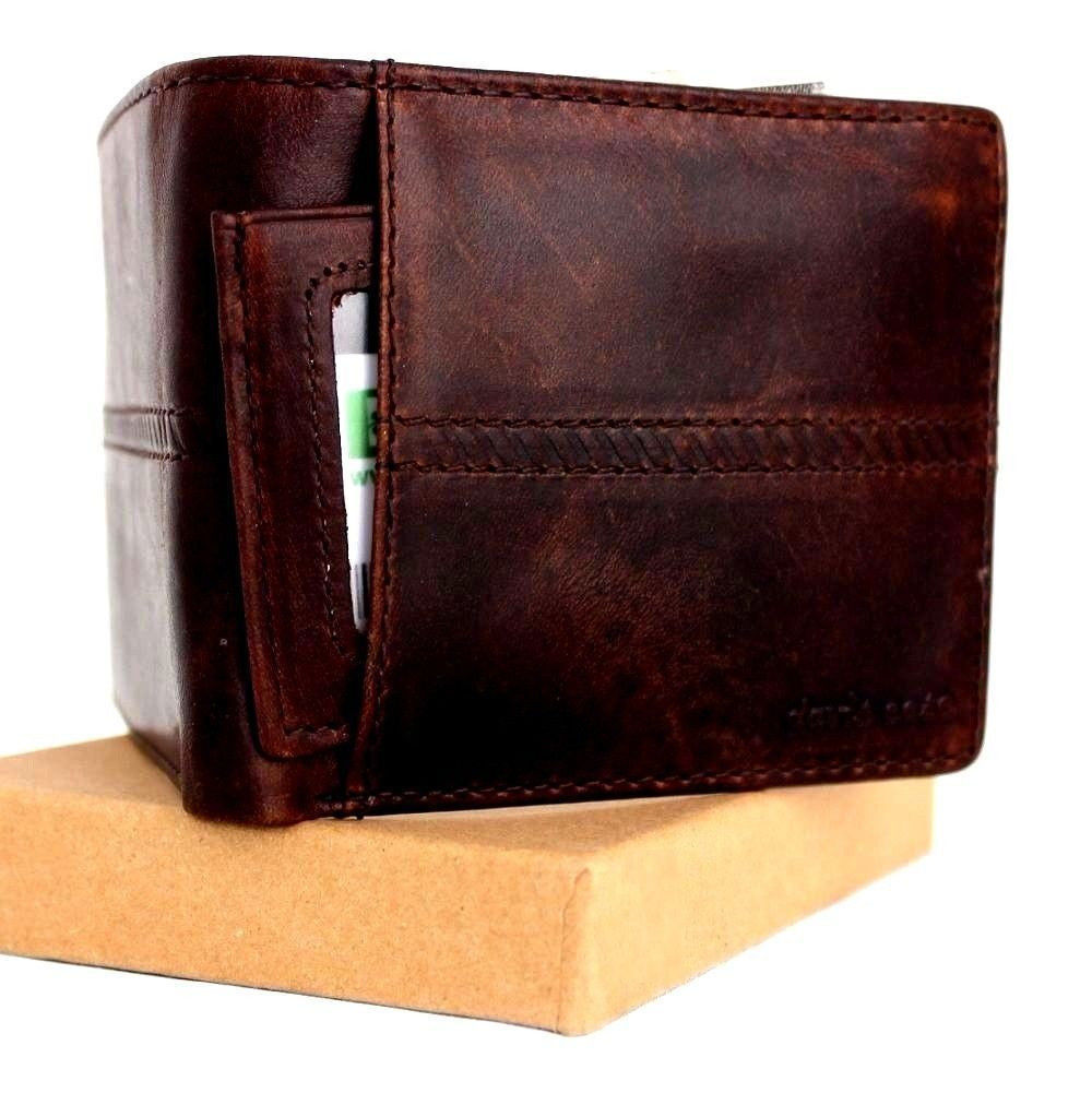 Men's DAVISCASE genuine leather bi-fold wallet with slim, retro design and multiple card slots, perfect for everyday use.