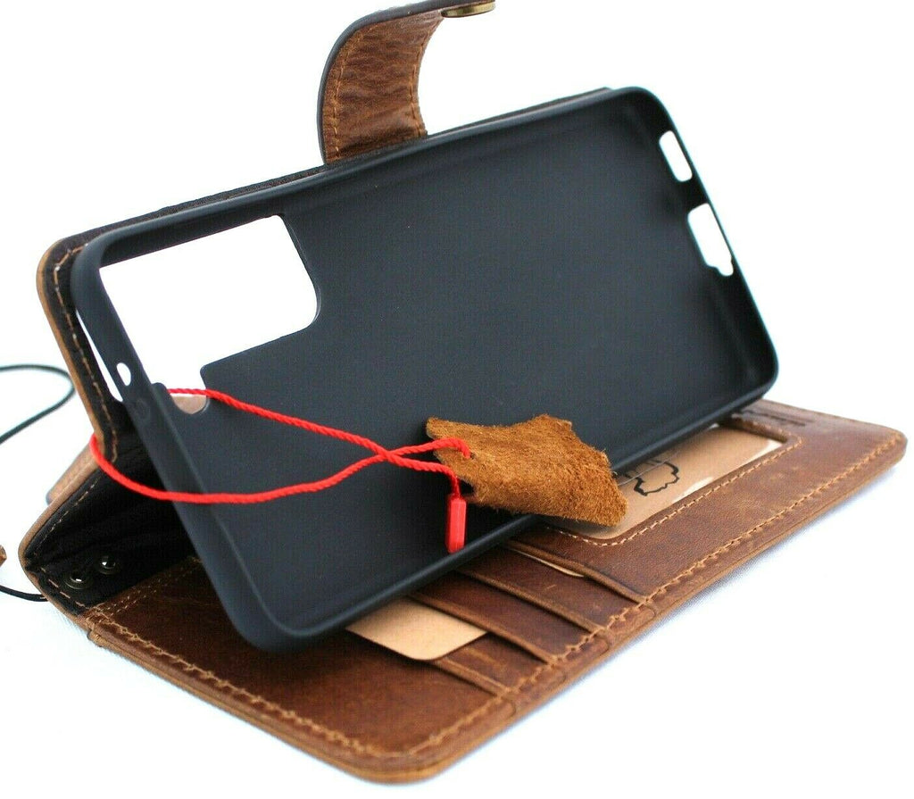 Genuine tan leather Samsung Galaxy S21 case with card holder, handmade wallet cover by DAVISCASE, compatible with wireless charging.