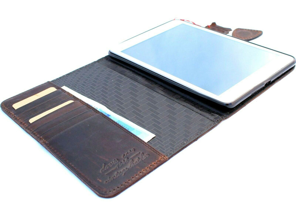 Genuine leather iPad Mini 5 case by DAVISCASE with card slots, handmade design, rubber accents, for 2019 Apple tablet.