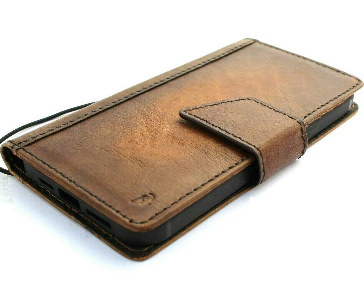 DavisCase genuine leather phone case for iPhone models with vintage style, credit card slots, magnetic closure, full grain leather.