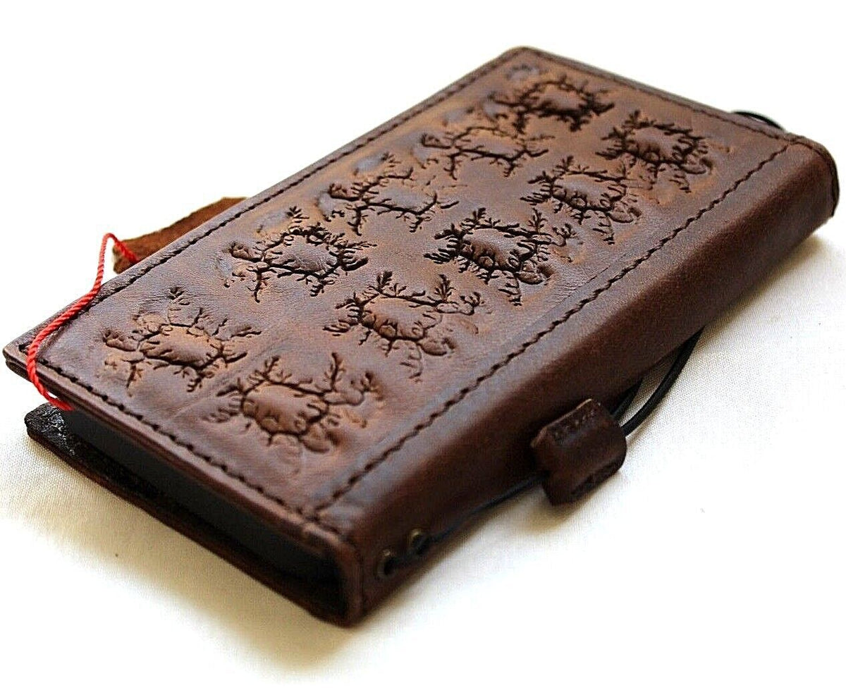 Handmade genuine leather phone case by DAVISCASE for iPhone models, vintage style with card slots and cracked full grain leather.