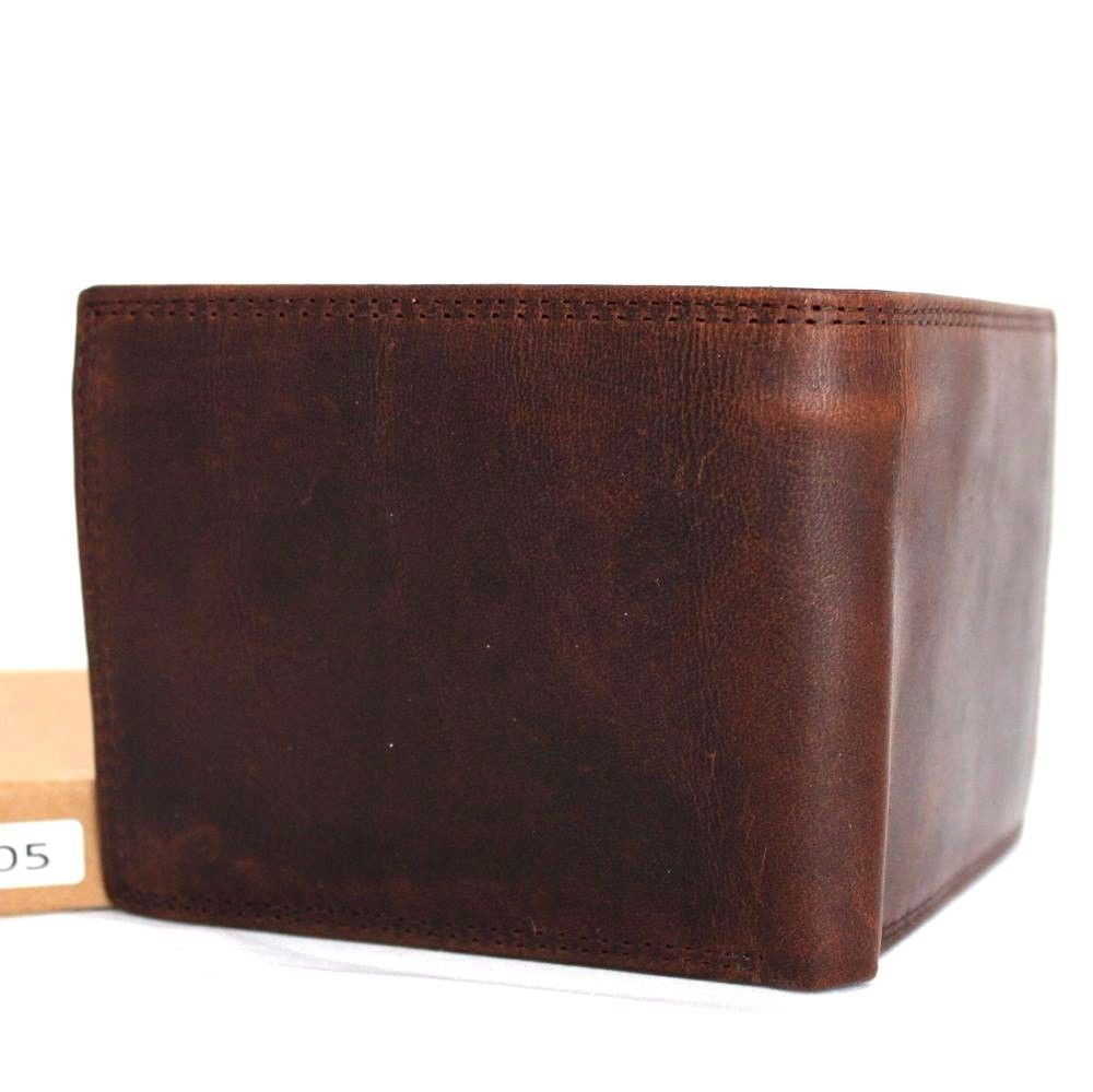 Men's vintage leather wallet with coin pocket, crafted from natural Italian skin, in brown, slim, retro style.