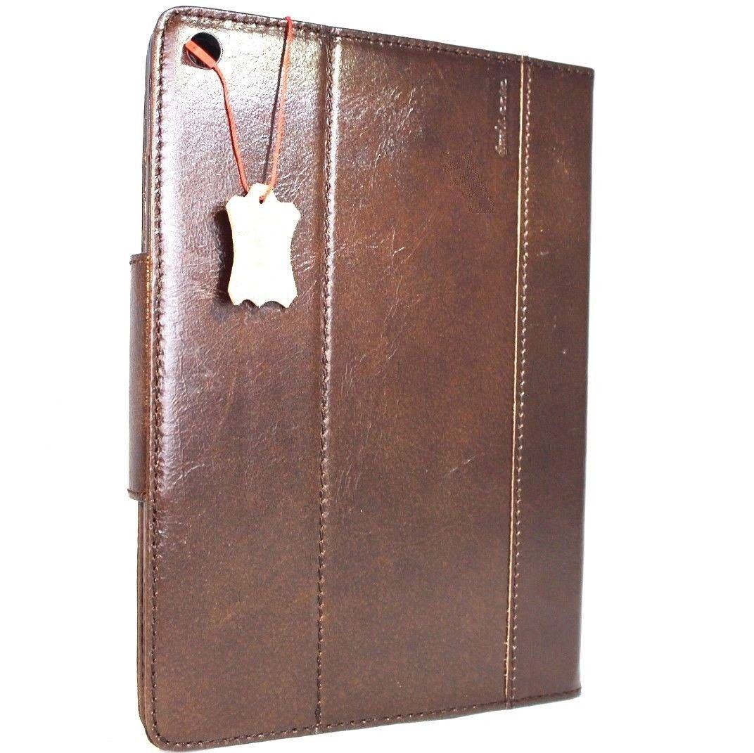 Brown genuine leather iPad 9.7 case by DAVISCASE with card slots, slim design, magnetic closure, compatible with 2017 and 2018 models