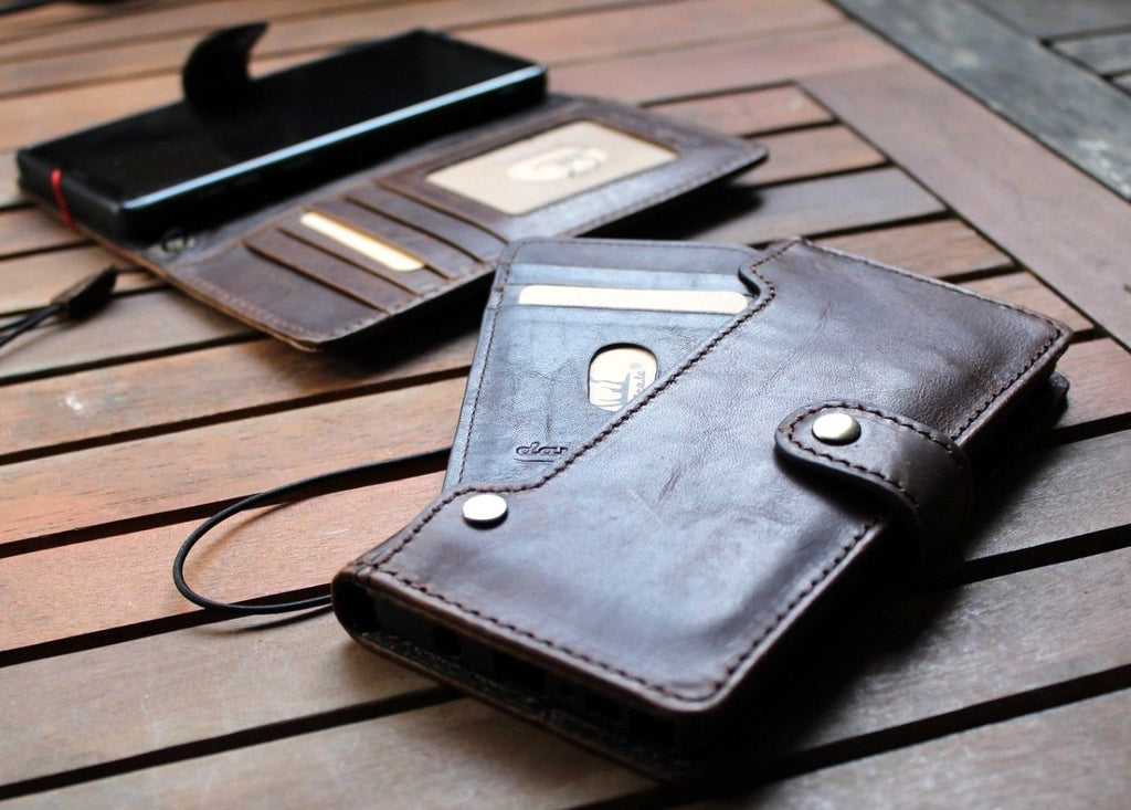 Vintage leather wallet case for Samsung Galaxy Note 9 by DAVISCASE, featuring card slots, handmade design, and wireless charging compatibility.