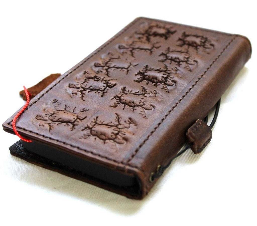 Handmade genuine leather case for Apple iPhone 11 to 15 by DAVISCASE, vintage style with card slots, cracked full grain leather cover