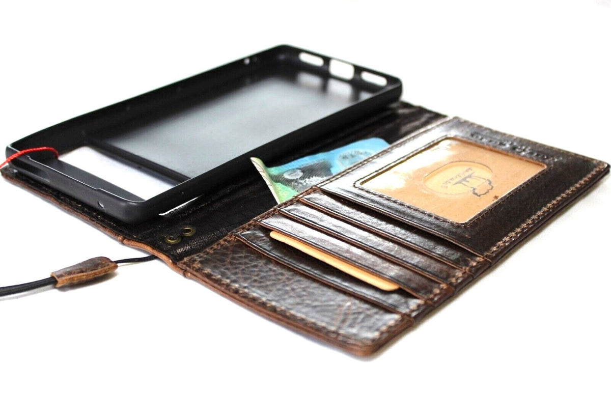 Google Pixel 7 Pro genuine leather case by DAVISCASE with retro rustic design, book wallet style, and built-in stand.