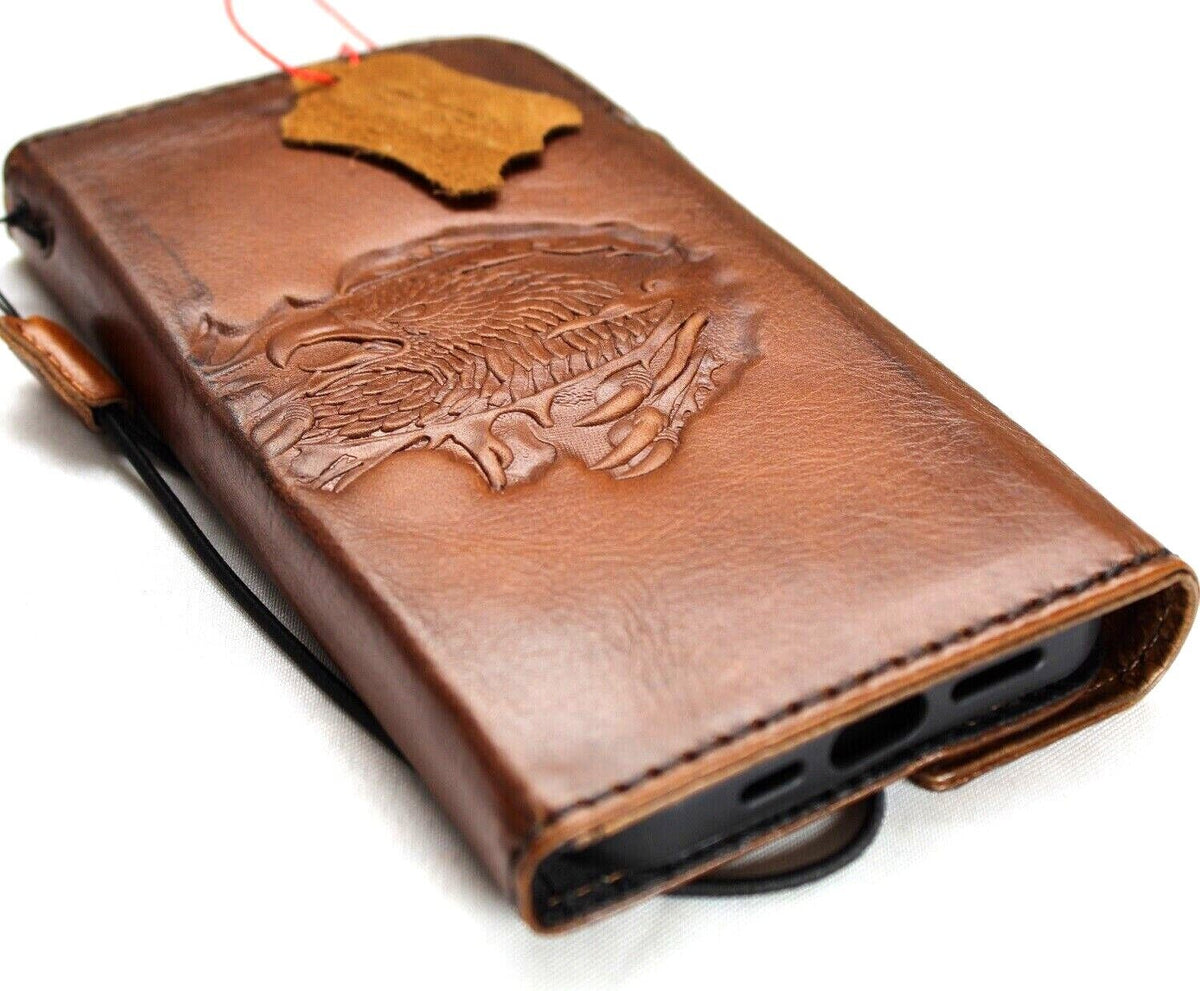 Handmade genuine leather phone case for Apple iPhone models, DAVISCASE vintage wallet cover with credit card slots and magnetic closure.