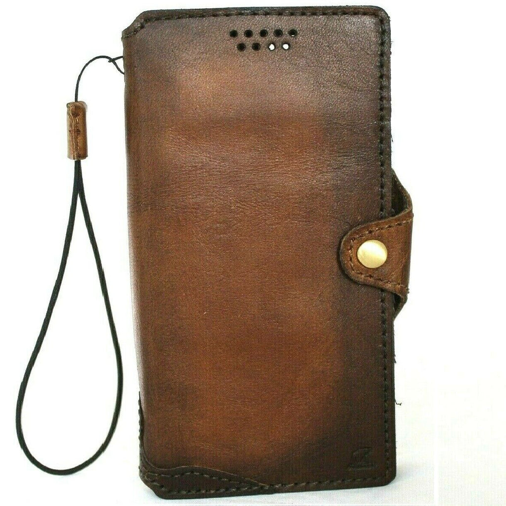 Vintage leather phone case for iPhone and Samsung, handmade with credit card slots, soft full grain cover, DAVISCASE luxury.